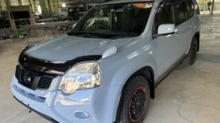 エクストレイルをスバルのクールグレーカーキに全塗装をしました